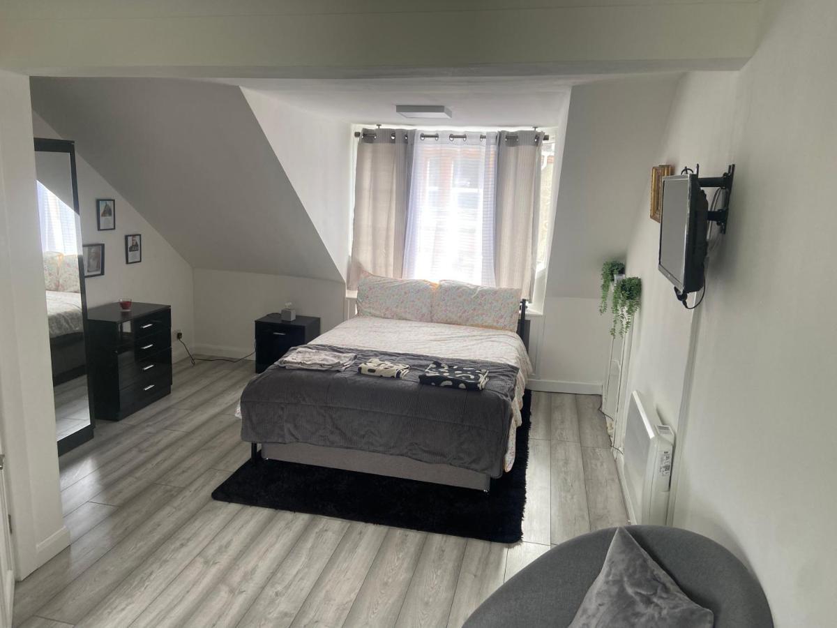 Апартаменты Studio Flat Ларгс Экстерьер фото